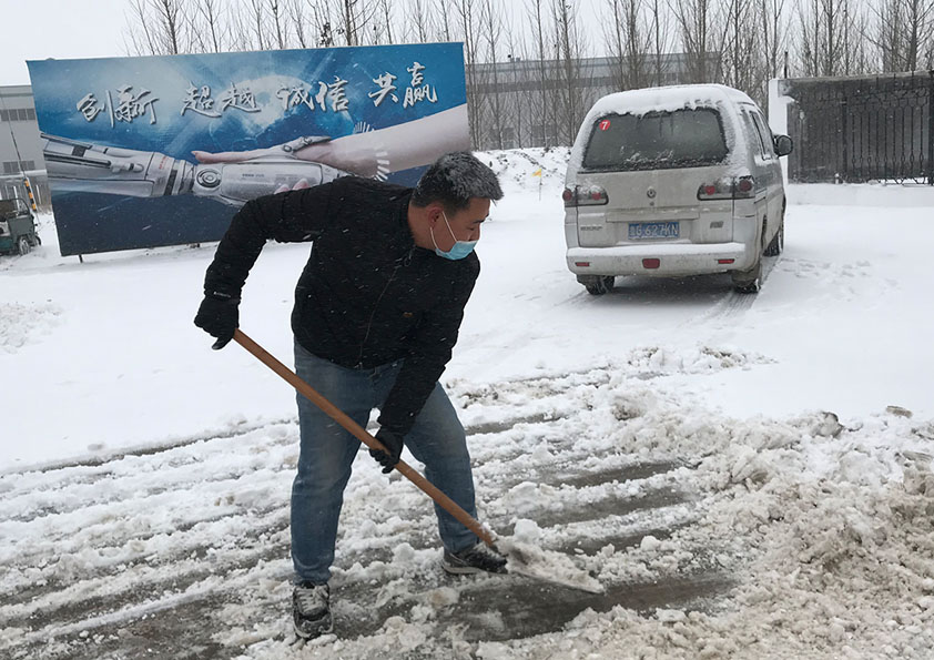 博陽機(jī)械：冬日掃雪、天寒暖人心