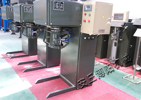 肥料自動包裝機(jī)，包裝準(zhǔn)確裝袋快