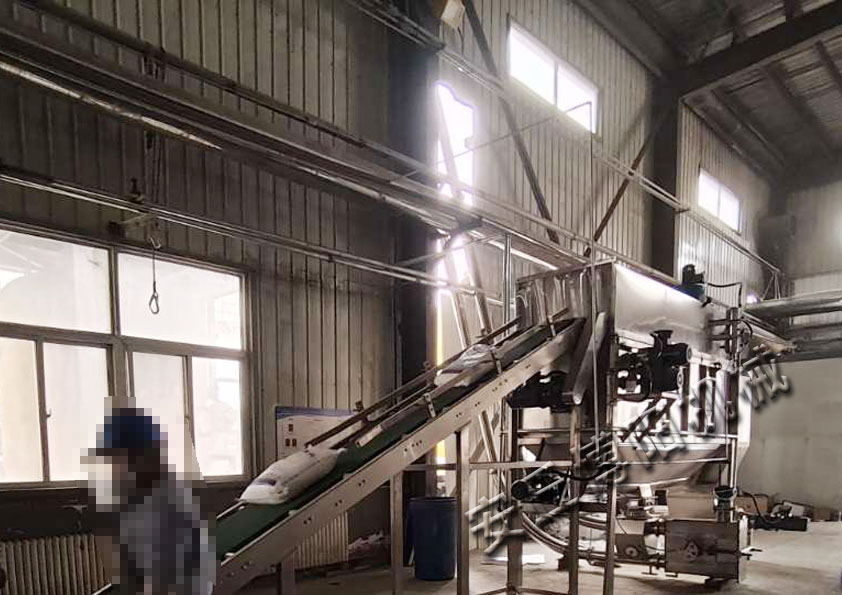 自動拆包機助力化肥實現自動化拆包卸料作業(yè)