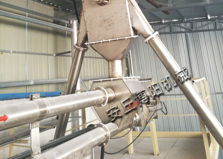 化工行業(yè)管鏈?zhǔn)捷斔蜋C(jī)怎樣選擇材質(zhì)？