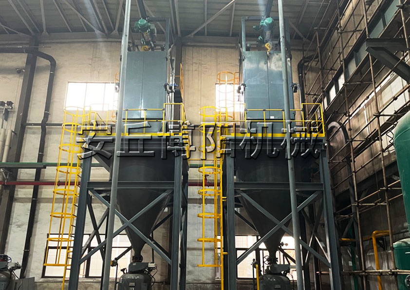 化工污泥噸袋拆包機(jī)的產(chǎn)品特點(diǎn)是什么？