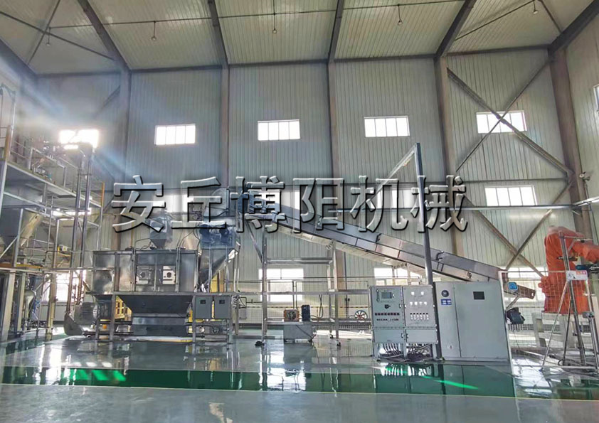 片堿自動(dòng)拆垛拆包機(jī)的特點(diǎn)和技術(shù)原理是什么？