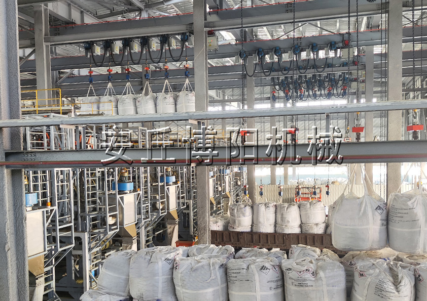 顆粒全自動噸袋拆包機為什么備受粉料企業(yè)的喜愛？