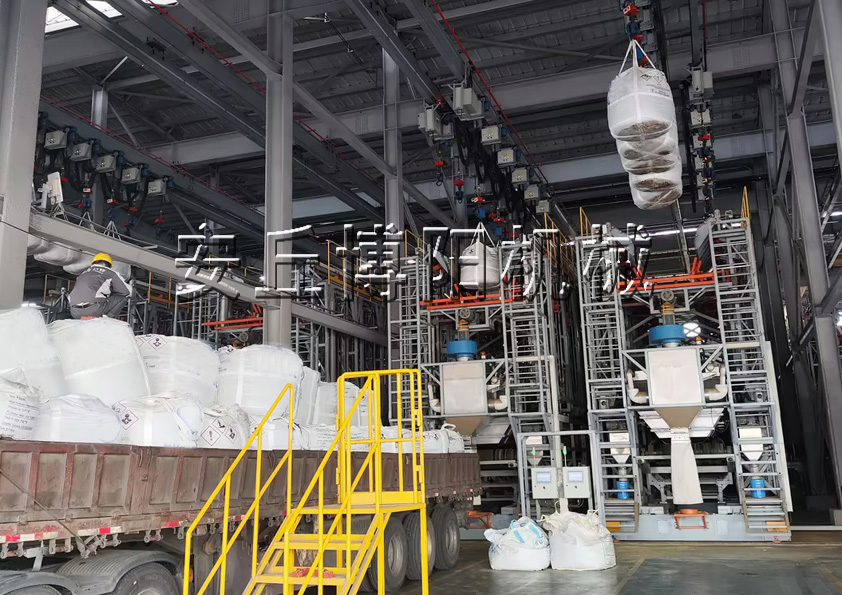 鋰電行業(yè)全自動噸包拆包機的技術特點是什么？