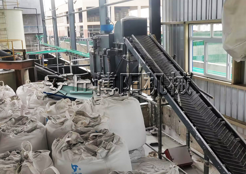 白土自動拆包機的工作原理和特點是什么？