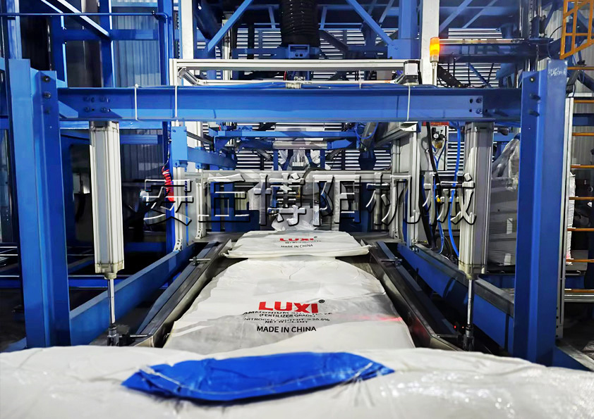 電阻料全自動噸袋包裝機(jī)的工作步驟和特點(diǎn)是什么？