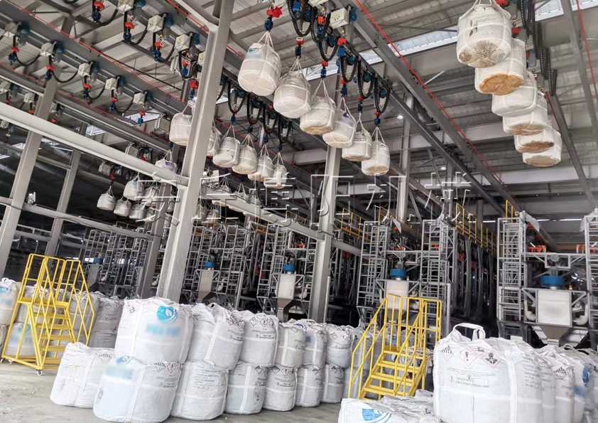 鋰電行業(yè)全自動噸袋拆袋機 粉料全自動噸包拆包機的優(yōu)勢