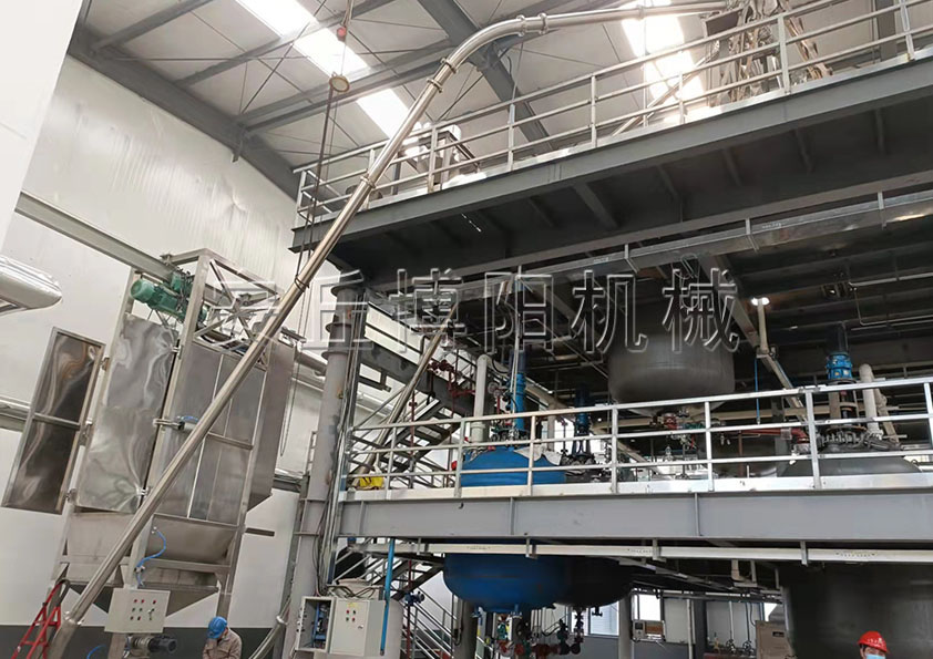 純堿管鏈?zhǔn)捷斔蜋C(jī)的工作原理和特點(diǎn)是什么呢？