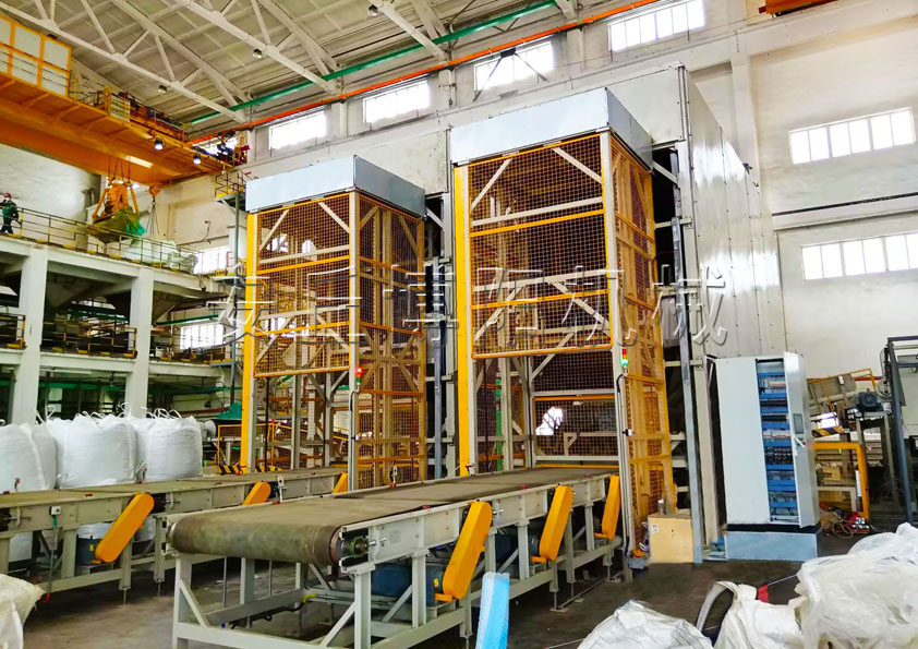 碳素顆粒全自動(dòng)噸袋破包機(jī)與半自動(dòng)相比有哪些優(yōu)勢？