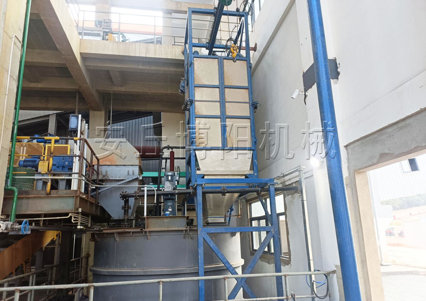 氧化鋅噸袋破袋機的工作原理和核心優(yōu)勢有哪些呢？