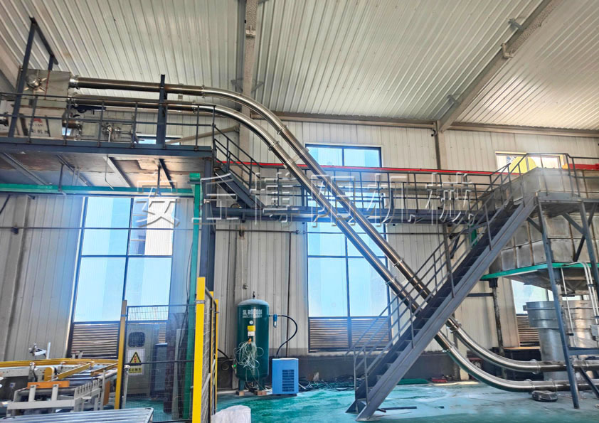 聚乙烯樹脂管鏈輸送機(jī)為什么會(huì)成為理想輸送設(shè)備？